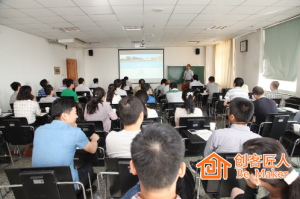 培訓(xùn)師如何對導(dǎo)購員進(jìn)行銷售技巧的培訓(xùn)？